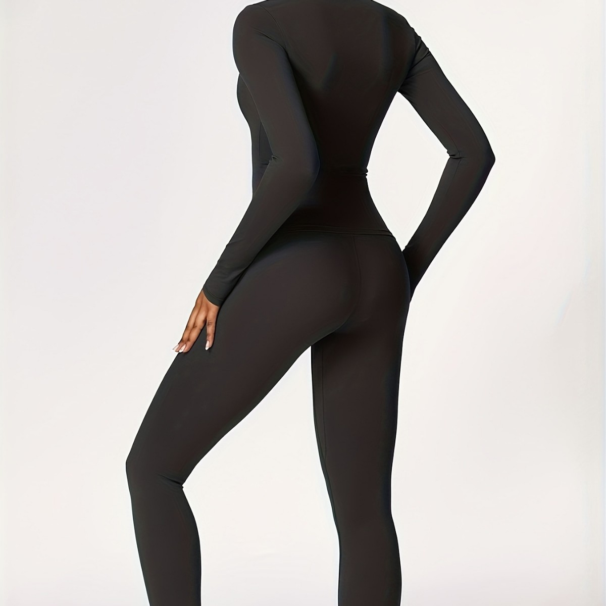 Tight-fitting yoga suit slim l - Yoga & Fitness Classes By Niharika Zirakpur Reviews 评论和价格